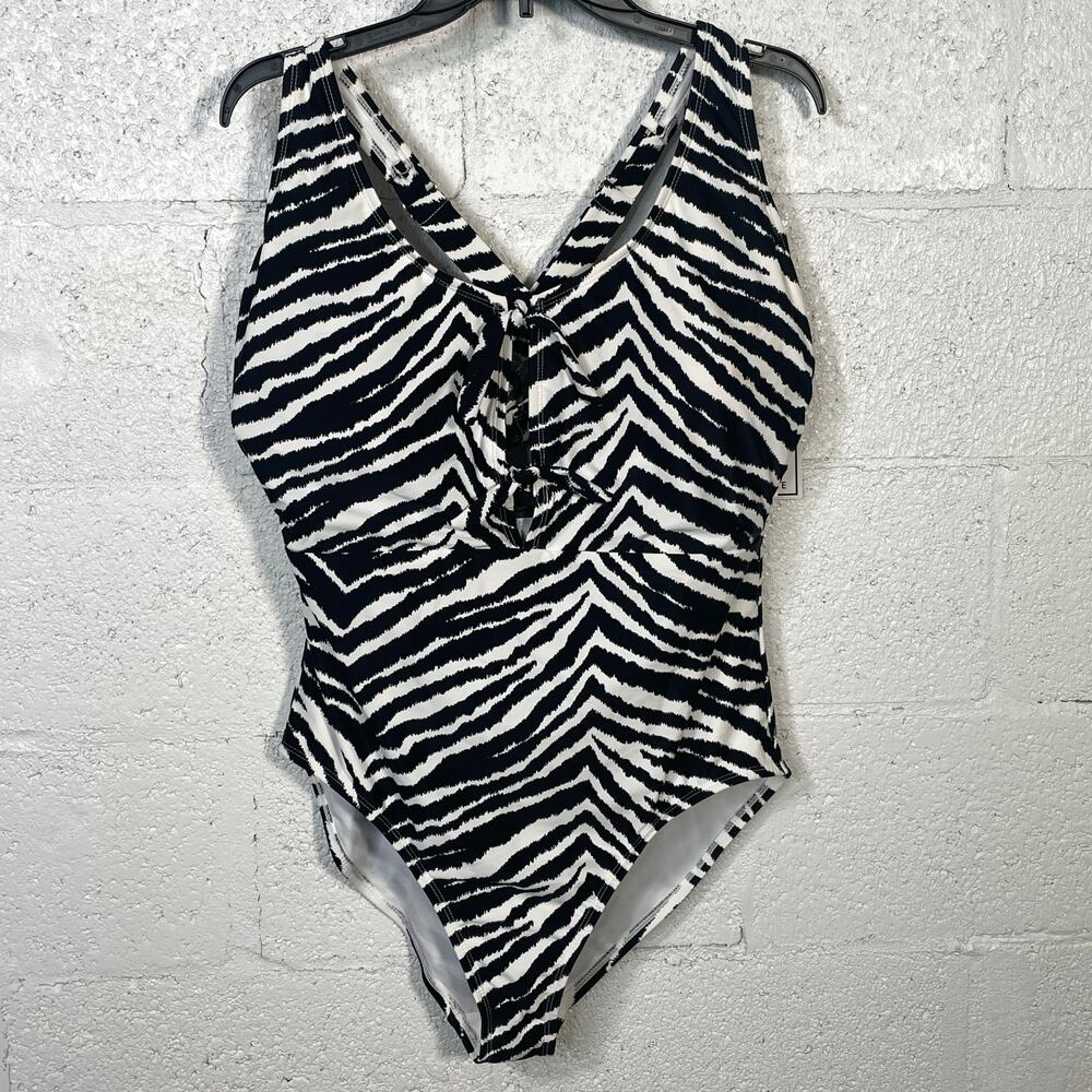 California Waves Juniors' Plus Size Printed Knot-Front 1 Piece Swimsuit, 2X